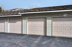 303d Dillon Bay 2br Awesome Views 2 Bedroom Condo by RedAwning