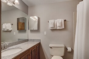 303d Dillon Bay 2br Awesome Views 2 Bedroom Condo by RedAwning