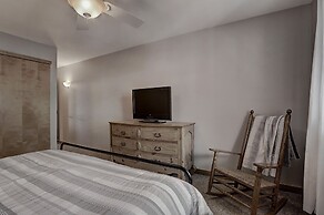 303d Dillon Bay 2br Awesome Views 2 Bedroom Condo by RedAwning