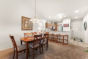 Ozark Comfort 3 Bedroom Condo by RedAwning