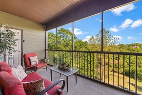 Ozark Comfort 3 Bedroom Condo by RedAwning