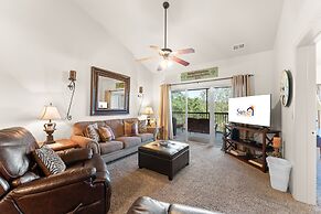 Ozark Comfort 3 Bedroom Condo by RedAwning