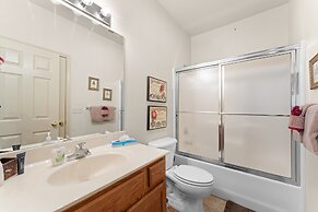 Ozark Comfort 3 Bedroom Condo by RedAwning