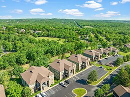 Ozark Comfort 3 Bedroom Condo by RedAwning