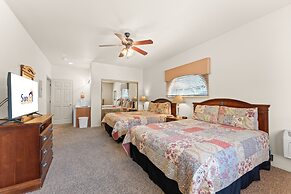 Ozark Comfort 3 Bedroom Condo by RedAwning