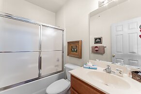 Ozark Comfort 3 Bedroom Condo by RedAwning