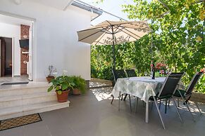 Apartments Beba - Peaceful Location