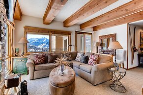 2Br Gorgeous Plaza Condo With A Fireplace - No Cleaning Fee! by RedAwn