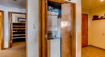 2Br Gorgeous Plaza Condo With A Fireplace - No Cleaning Fee! by RedAwn