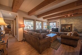 Rustic-Contemporary 3Br With Great Views! - No Cleaning Fee! by RedAwn