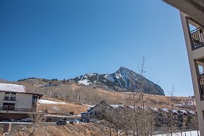 Rustic-Contemporary 3Br With Great Views! - No Cleaning Fee! by RedAwn