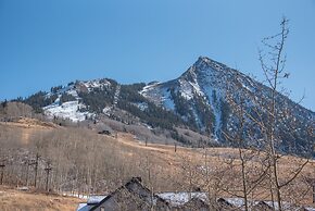 Rustic-Contemporary 3Br With Great Views! - No Cleaning Fee! by RedAwn