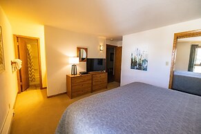 Rustic-Contemporary 3Br With Great Views! - No Cleaning Fee! by RedAwn