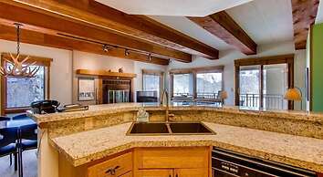 #2 - M Den 2 Bedroom Cabin by RedAwning