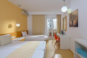 Zeus Hotels Palm Beach