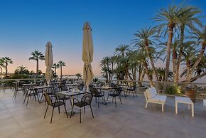 Zeus Hotels Palm Beach