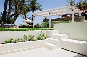 Zeus Hotels Palm Beach