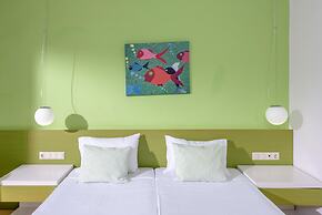 Zeus Hotels Palm Beach