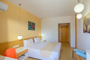 Zeus Hotels Palm Beach