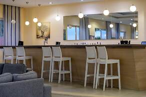 Zeus Hotels Palm Beach