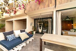 Trinity 202 by Mikitito Rentals