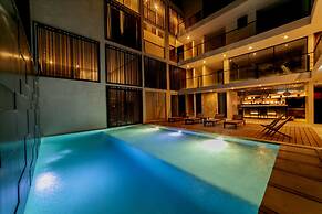 Trinity 202 by Mikitito Rentals