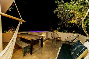 Trinity 202 by Mikitito Rentals