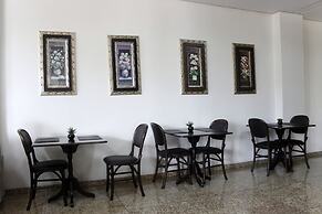 Francisco Beltrão Palace Hotel