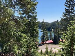 Alexander lake lodge