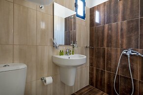 John Akroyiali rooms