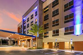 Holiday Inn Express & Suites Jacksonville - Town Center by IHG
