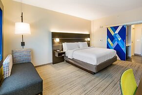 Holiday Inn Express & Suites Jacksonville - Town Center by IHG
