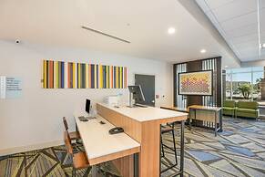 Holiday Inn Express & Suites Jacksonville - Town Center by IHG