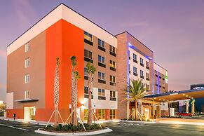 Holiday Inn Express & Suites Jacksonville - Town Center by IHG