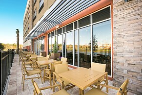 Holiday Inn Express & Suites Jacksonville - Town Center by IHG