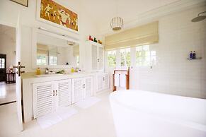 The Flame Tree Estate & Hotel