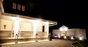 The Flame Tree Estate & Hotel