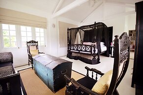 The Flame Tree Estate & Hotel