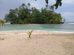 Nusa Nalan Beach Resort