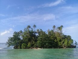 Nusa Nalan Beach Resort