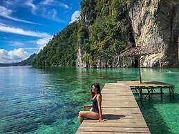 Nusa Nalan Beach Resort