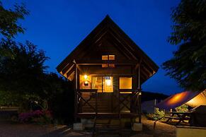 Asian Resort Camp Tapa