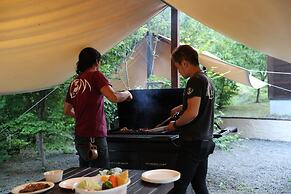 Asian Resort Camp Tapa