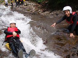 Asian Resort Camp Tapa