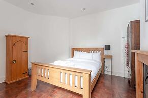 Modern 2 Bedroom Flat in Central London