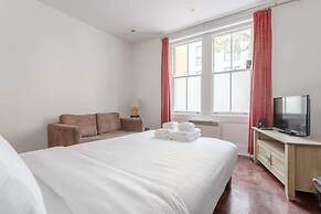 Modern 2 Bedroom Flat in Central London