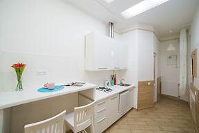 Smart Apartment Krehivska 7b