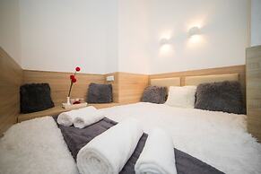 Smart Apartment Krehivska 7b