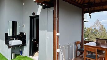 Mandhasativa Homestay