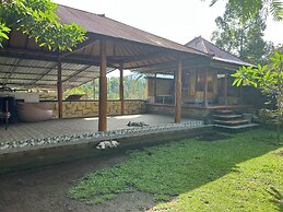 Mandhasativa Homestay